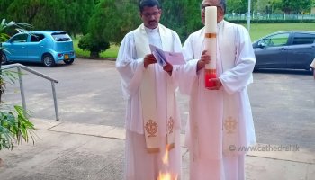20/04 Lighting of the Paschal Candle